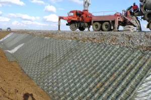 Техника для укрепления берегов и откосов