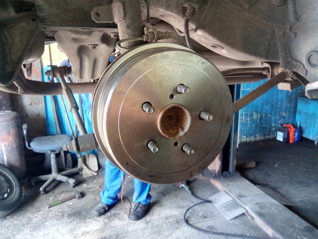 Замена и ремонт тормозных дисков и барабанов